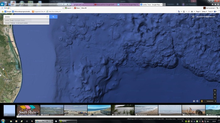 Why does the ocean in Google Earth have a very uneven relief?
