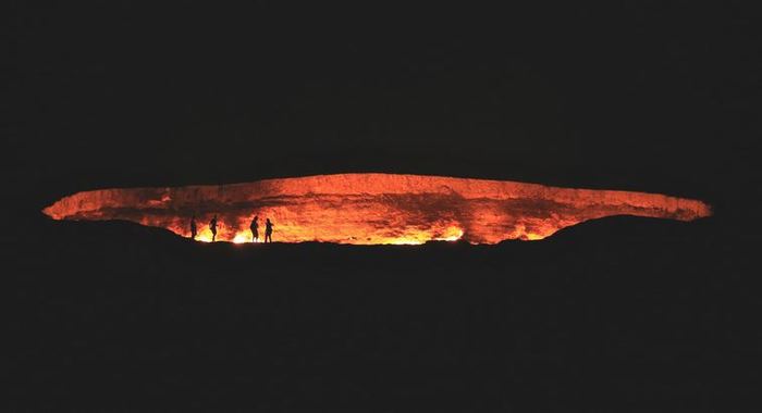 How does lava solidify? How does lava solidify?